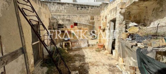 Granja de 3 dormitorios en Zebbug, Malta No. 2323 6