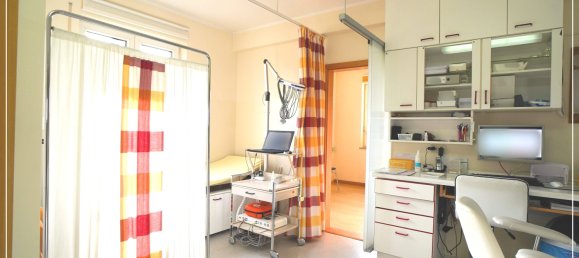 5-salle Bureau à Straubing, Germany No. 28598 9