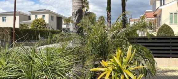 4 bedrooms Villa in Agios Athanasios, Cyprus No. 13805 2