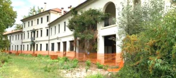 Villa de 38 habitaciónes en Meduna di Livenza, Italy No. 206432 4