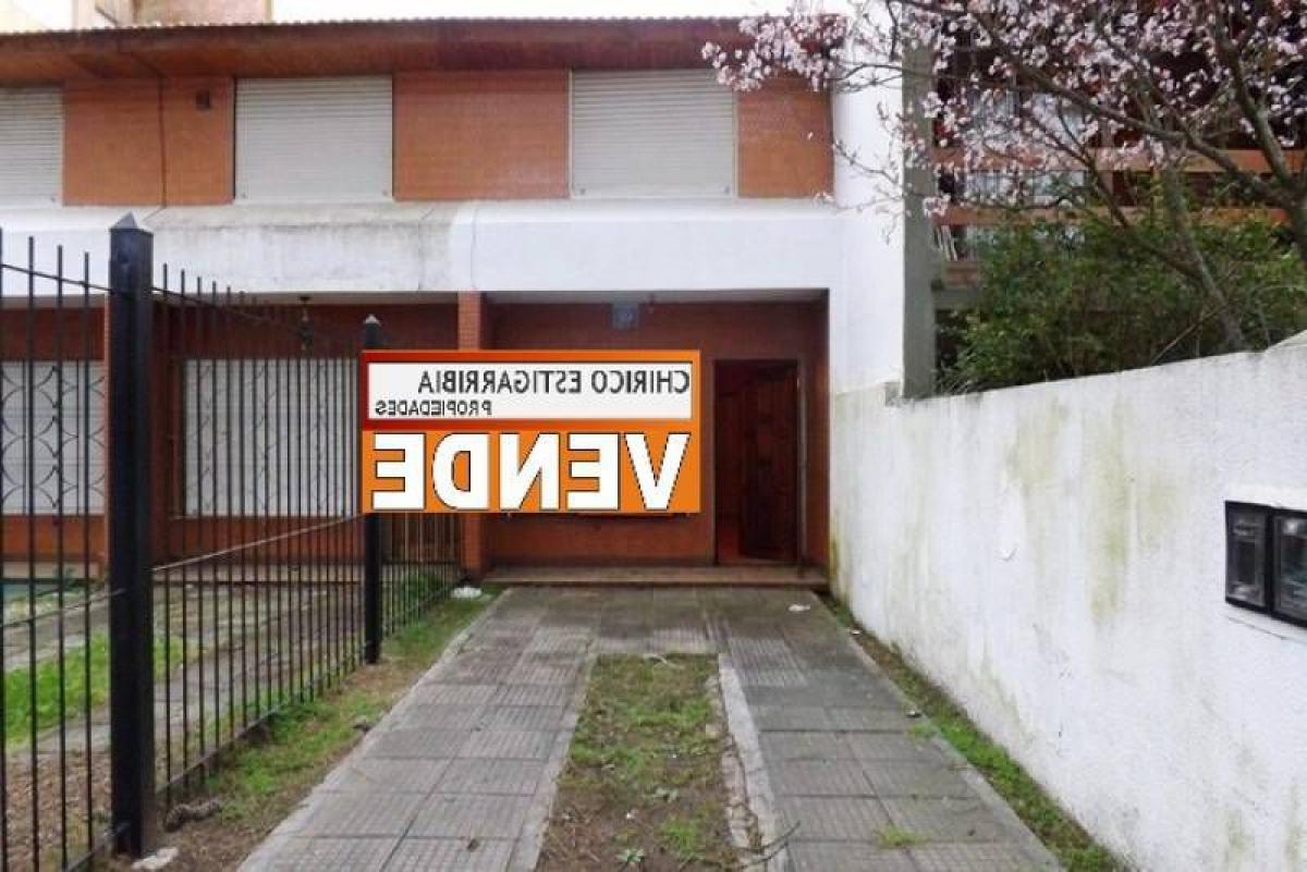 2 bedrooms House in Mar del Plata, Argentina No. 85128