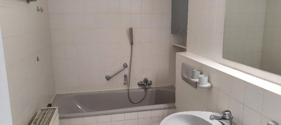 Apartamento de 2 dormitorios en Wiesbaden, Germany No. 358989 4