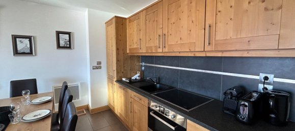 3 bedrooms Apartment in Montvalezan, France No. 591 4