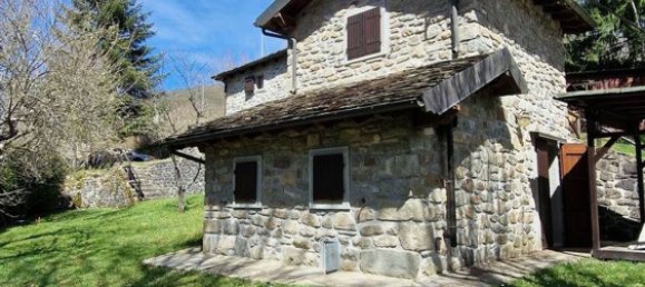 10 rooms House in Fiumalbo, Italy No. 220922 48