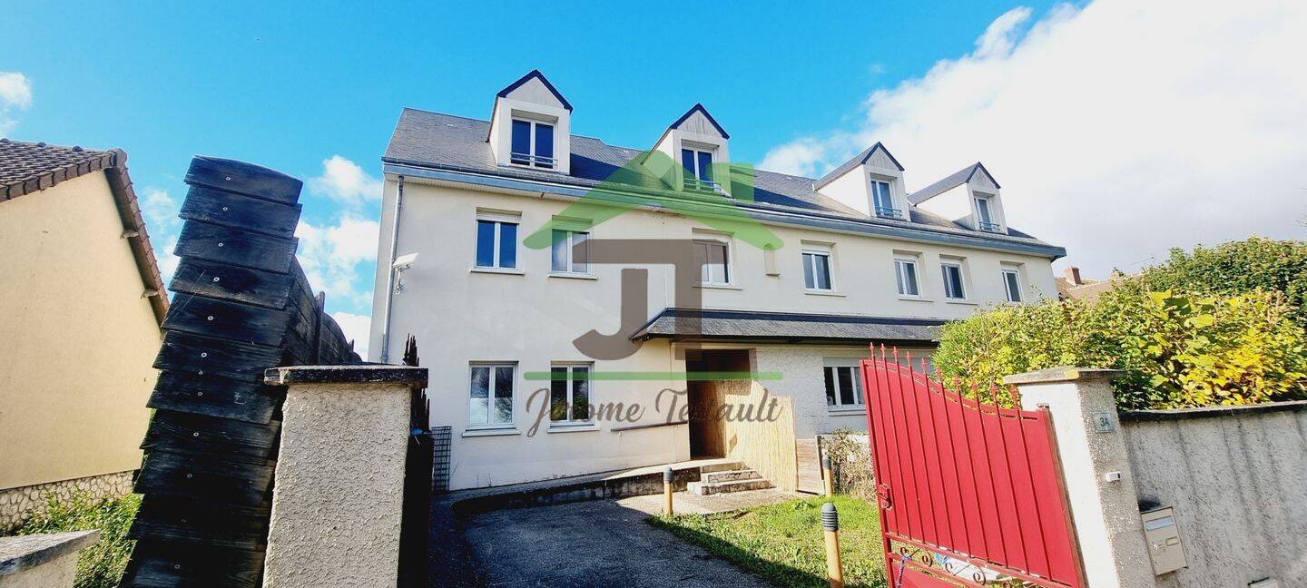 4 bedrooms House in Chateaudun, France No. 39953