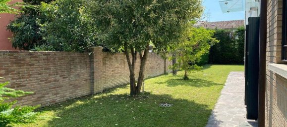 3 bedrooms Villa in Ferrara, Italy No. 282701 12