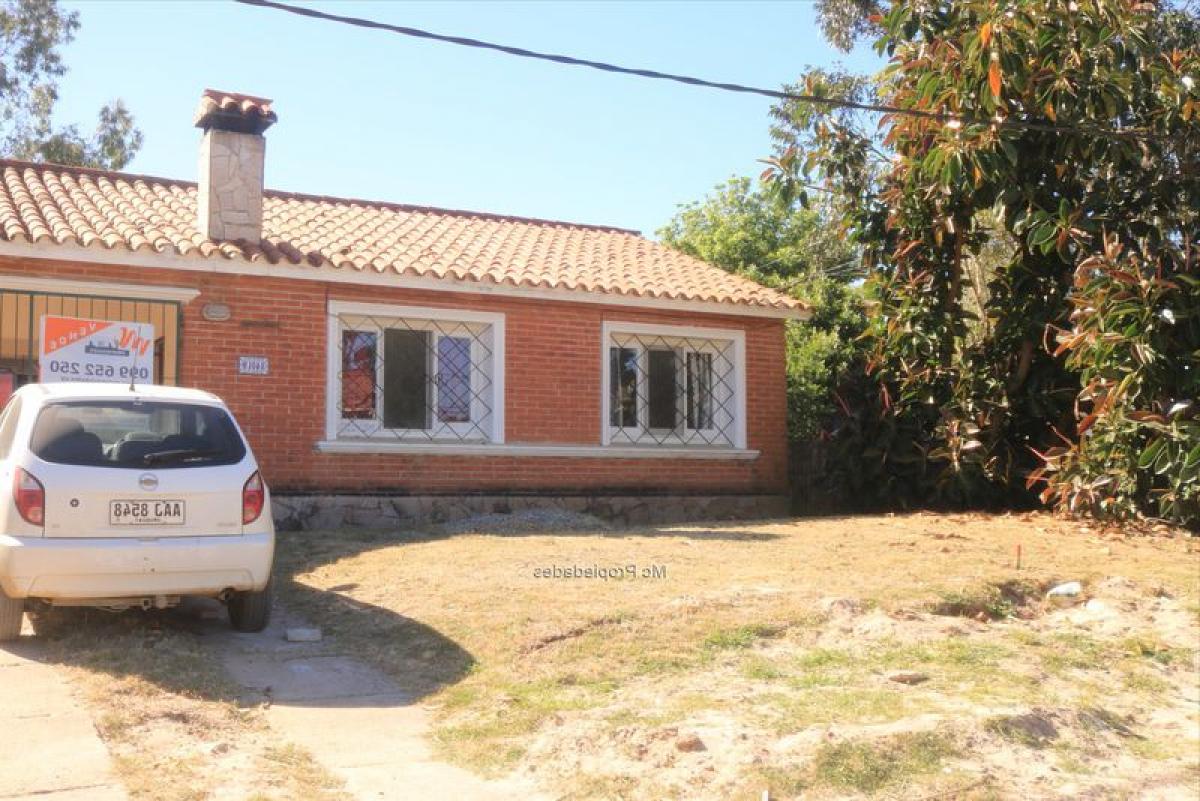 Casa de 2 dormitorios en Canelones, Uruguay No. 8290