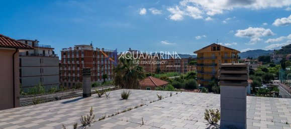 6 Schlafzimmer Wohnung in San Bartolomeo al Mare, Italy, Nr. 372773 27