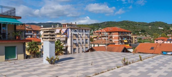 6 Schlafzimmer Wohnung in San Bartolomeo al Mare, Italy, Nr. 372773 19