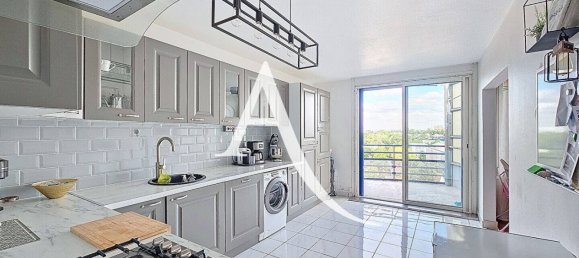 3 bedrooms Apartment in Massy, France No. 178246 2