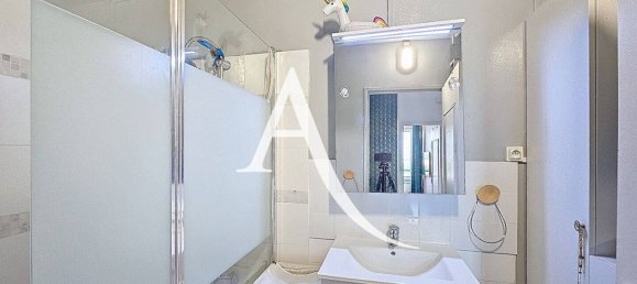 3 bedrooms Apartment in Massy, France No. 178246 3