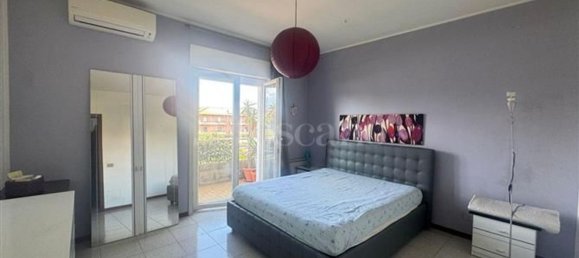 3-salle Appartement à Catania, Italy No. 276354 9