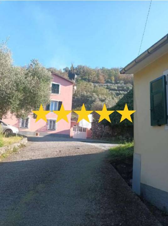 2 bedrooms Apartment in Neirone, Italy No. 401601