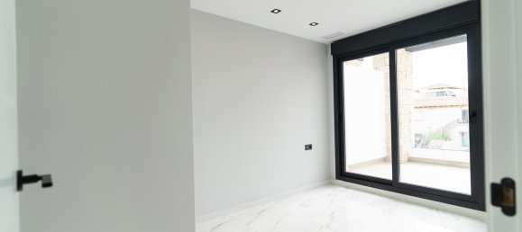 4 غرف نوم فيلا في Pilar de la Horadada, Spain رقم 16747 11