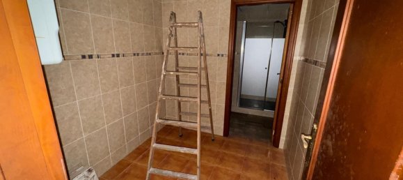 250m² Commercial property in Valencia, Spain No. 181326 17