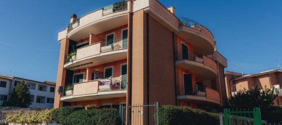 2 rooms Apartment in Mentana, Italy No. 27801 2