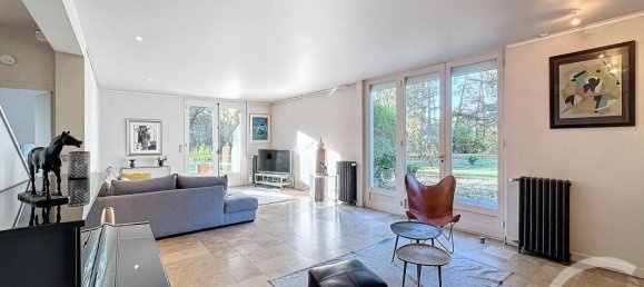 Casa de 4 dormitorios en Yvoy-le-Marron, France No. 221010 2