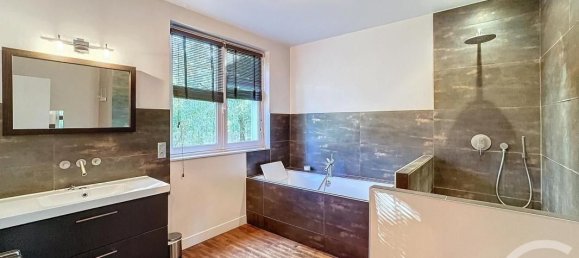 Casa de 4 dormitorios en Yvoy-le-Marron, France No. 221010 9