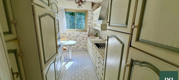 2 bedrooms Apartment in Montmorency, France No. 188077 7