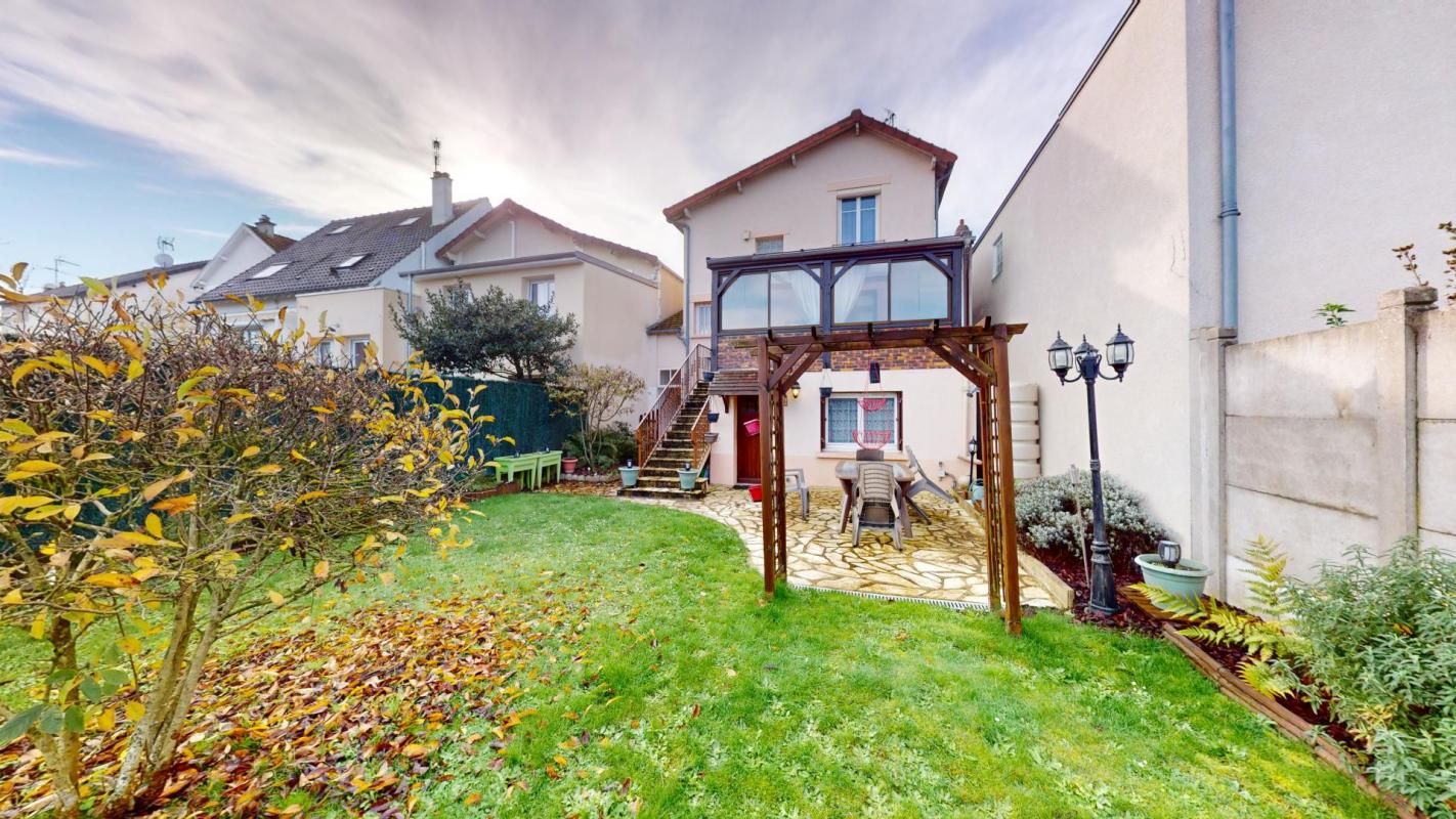 4 Schlafzimmer Haus in Saint-Prix, France, Nr. 163228