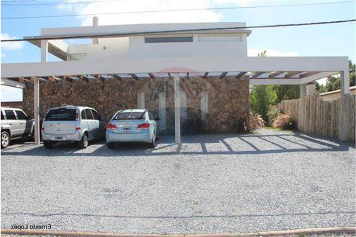 3 bedrooms Apartment in Maldonado, Uruguay No. 11775