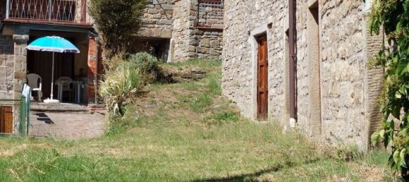 Дом с 3 комнатами в Кастель Сан Никколо, Италия № 196375 3