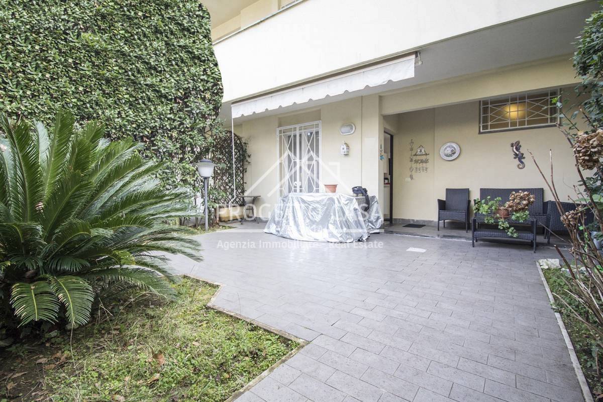 2 bedrooms Apartment in Pietrasanta, Italy No. 42926