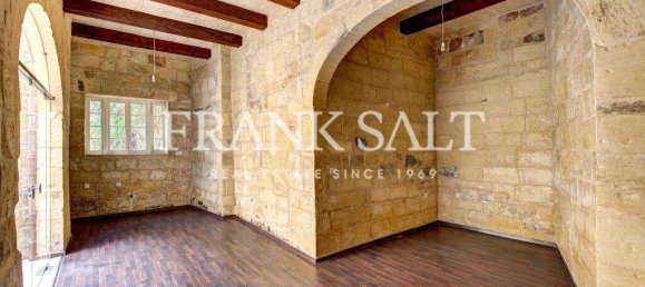 Hotel de 4 dormitorios en Attard, Malta No. 9460 8