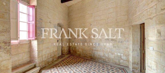 Hotel de 4 dormitorios en Attard, Malta No. 9460 9