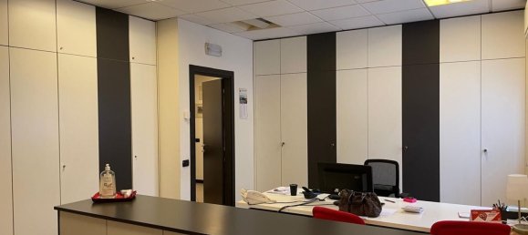 Офис 138м² в Вогера, Италия № 360855 4
