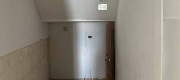 4 rooms Apartment in Taranto, Italy No. 283933 3