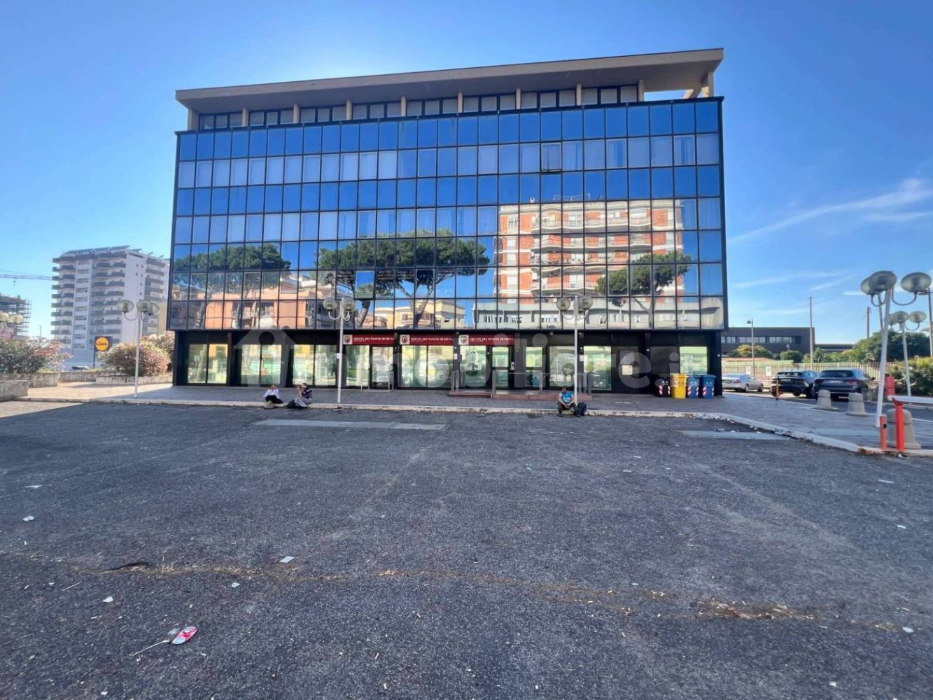 3 rooms Office in Pomezia, Italy No. 292450