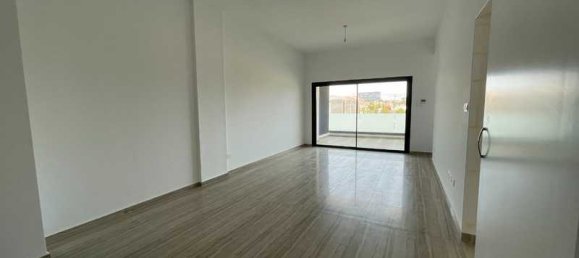 2 bedrooms Apartment in Germasogeia, Cyprus No. 8171 4