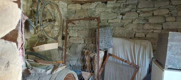 Casa de 4 habitaciónes en Prunetto, Italy No. 111009 15