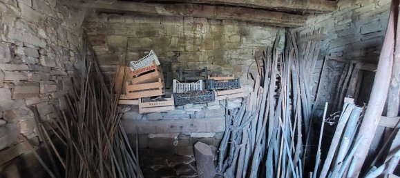 Casa de 4 habitaciónes en Prunetto, Italy No. 111009 29