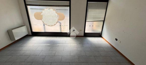 Propriété commerciale à Selvazzano Dentro, Italy 115m² No. 267459 4