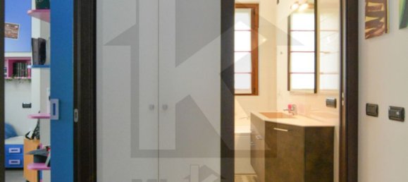 Apartamento de 3 habitaciónes en Uboldo, Italy No. 334220 4