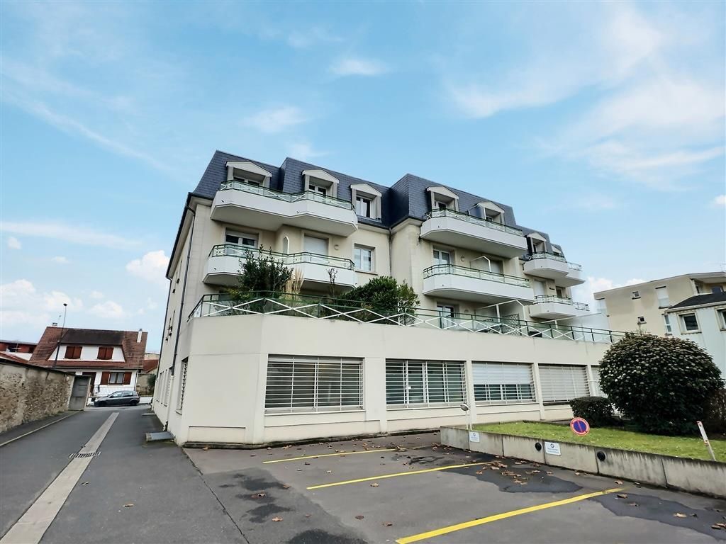 Apartamento de 2 dormitorios en Saint-Maur-des-Fosses, France No. 168579
