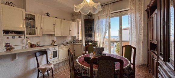 3 rooms Apartment in Varazze, Italy No. 187120 6
