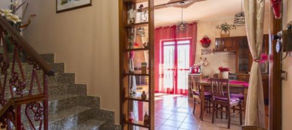 3 bedrooms Villa in Catanzaro, Italy No. 181908 9