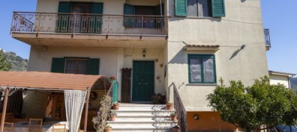 3 bedrooms Villa in Catanzaro, Italy No. 181908 18