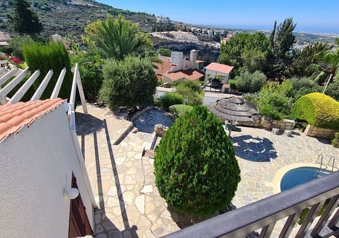 4 bedrooms Commercial property in Tala, Cyprus No. 9798