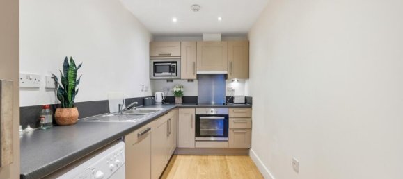 1 bedroom Apartment in London, United Kingdom No. 9899 6