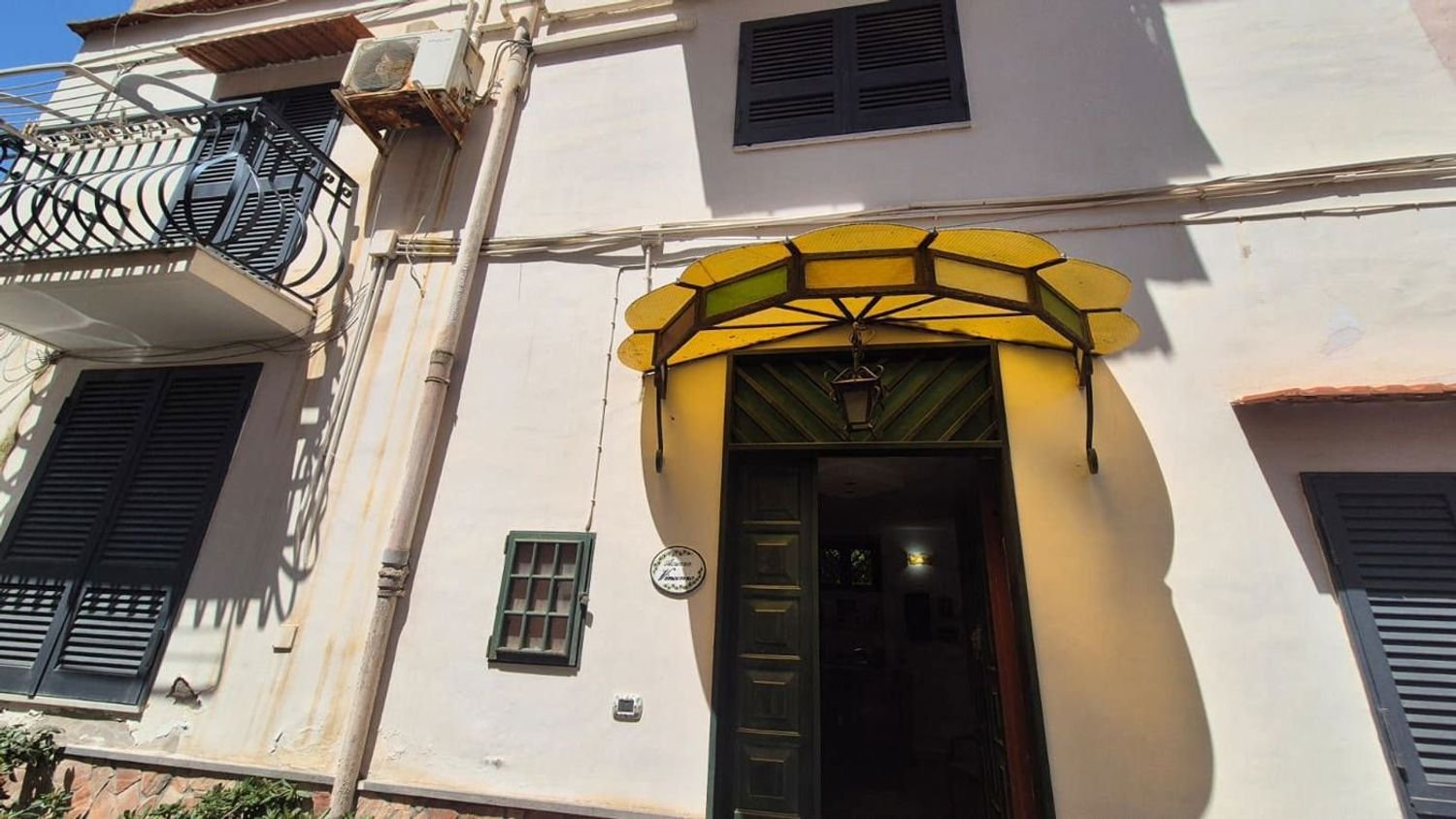 5 bedrooms House in Torre Annunziata, Italy No. 341281