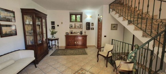 5 bedrooms House in Torre Annunziata, Italy No. 341281 4
