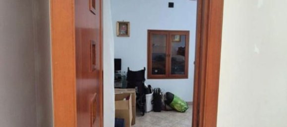 5 bedrooms House in Torre Annunziata, Italy No. 341281 7