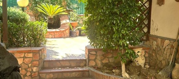 5 bedrooms House in Torre Annunziata, Italy No. 341281 17