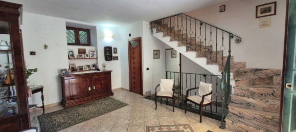 5 bedrooms House in Torre Annunziata, Italy No. 341281 5