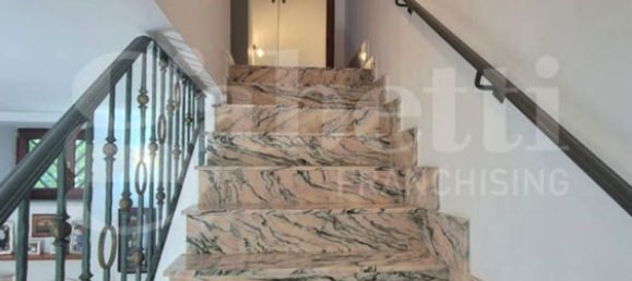 5 bedrooms House in Torre Annunziata, Italy No. 341281 30