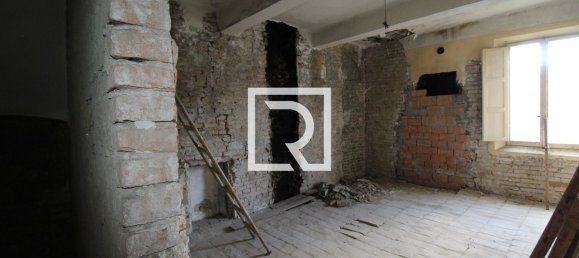 384m² Building in Bagnacavallo, Italy No. 289748 8